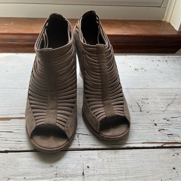 MIA 'Shellie' Gray Taupe Elastic Strap Caged Open Toe Bootie Block Heel Sandal - Picture 8 of 9